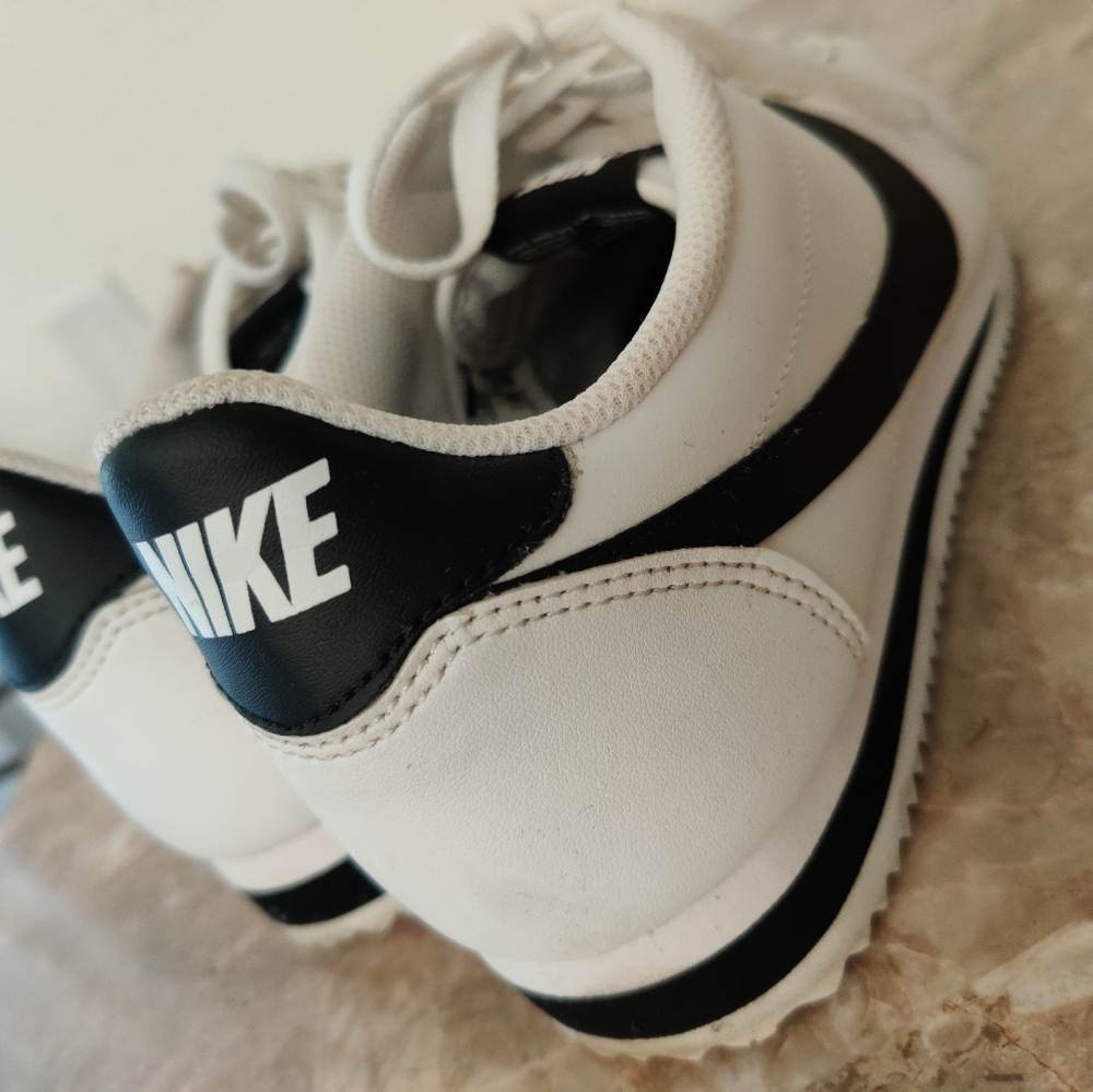 Kicks - Picture 2 of 4